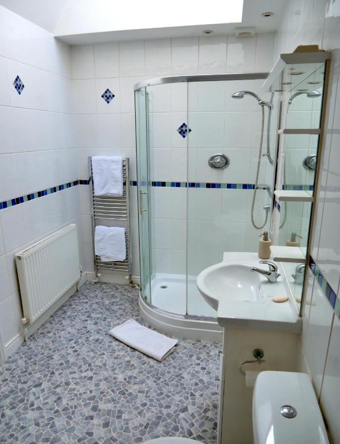 Mandalay Holiday Home Еймсбъри Екстериор снимка